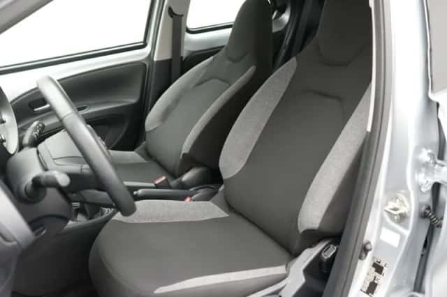 Toyota Aygo (2022) thumbnail 4