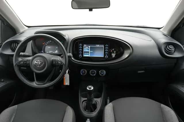Toyota Aygo (2022) thumbnail 5