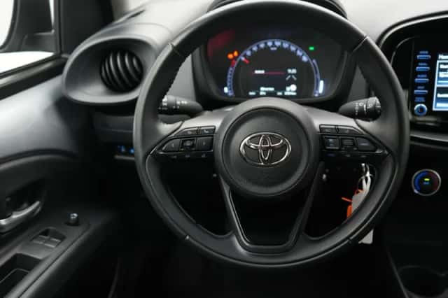 Toyota Aygo (2022) thumbnail 6