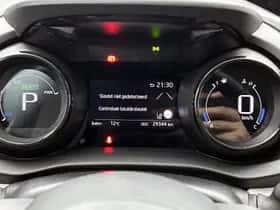 Toyota Yaris (2023) thumbnail 10