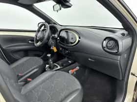 Toyota Aygo (2022) thumbnail 7