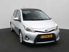 Toyota Yaris (2014) thumbnail 2