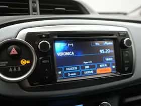 Toyota Yaris (2014) thumbnail 16