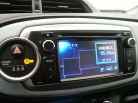 Toyota Yaris (2014) thumbnail 18