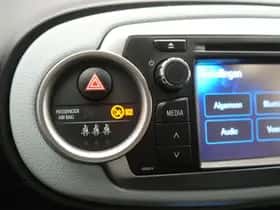 Toyota Yaris (2014) thumbnail 20