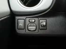 Toyota Yaris (2014) thumbnail 27