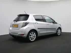 Toyota Yaris (2014) thumbnail 5