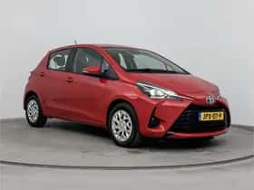Toyota Yaris (2018) thumbnail 2