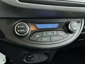 Toyota Yaris (2018) thumbnail 13
