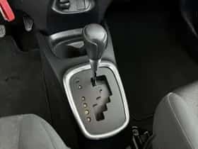 Toyota Yaris (2018) thumbnail 14