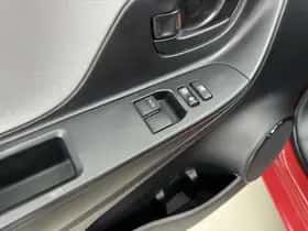 Toyota Yaris (2018) thumbnail 18