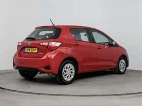 Toyota Yaris (2018) thumbnail 3