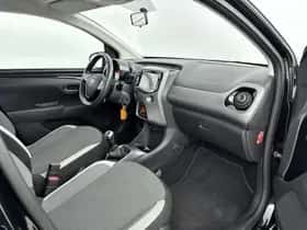 Toyota Aygo (2021) thumbnail 17