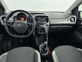 Toyota Aygo (2021) thumbnail 4