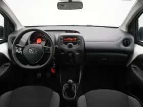 Toyota Aygo (2020) thumbnail 11