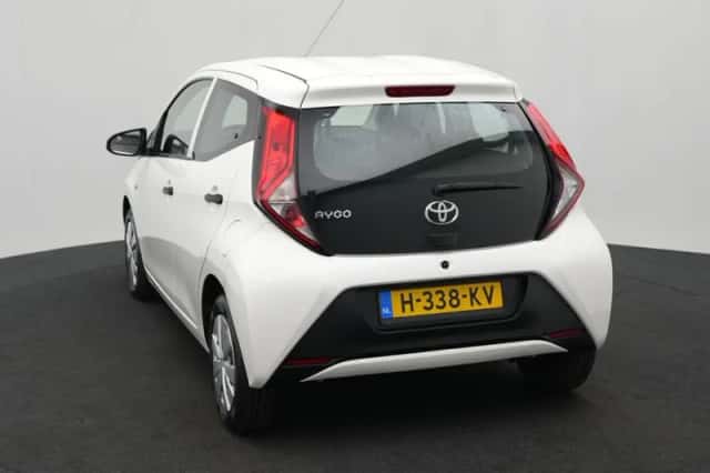 Toyota Aygo (2020) thumbnail 3
