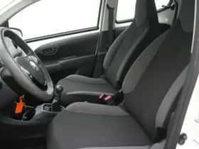Toyota Aygo (2020) thumbnail 9