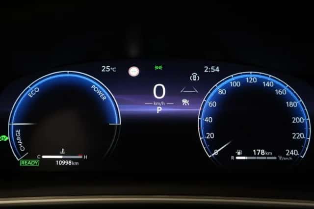 Toyota Corolla_Cross (2025) thumbnail 5