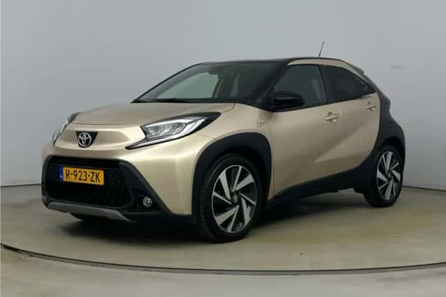 Toyota Aygo (2022) thumbnail 1