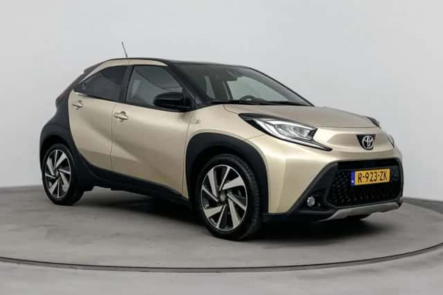Toyota Aygo (2022) thumbnail 2