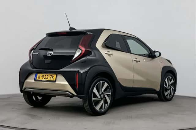 Toyota Aygo (2022) thumbnail 3