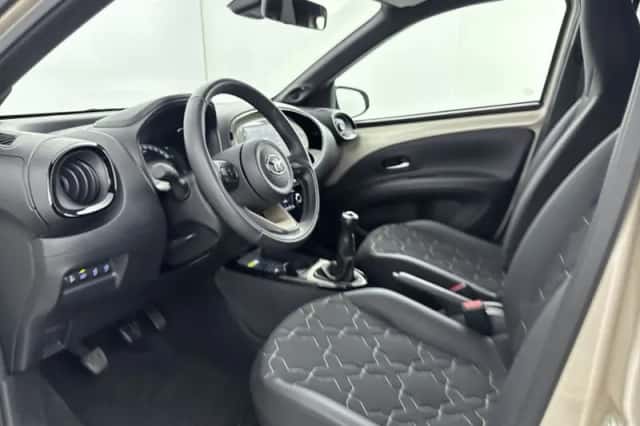 Toyota Aygo (2022) thumbnail 6