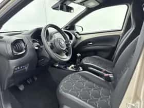 Toyota Aygo (2022) thumbnail 6
