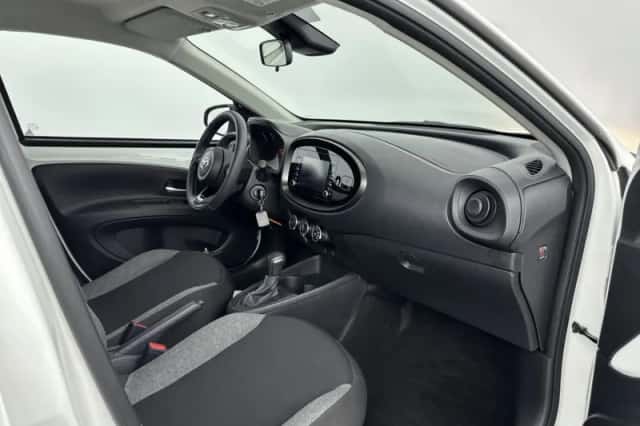 Toyota Aygo (2023) thumbnail 6