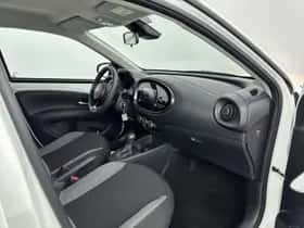Toyota Aygo (2023) thumbnail 6
