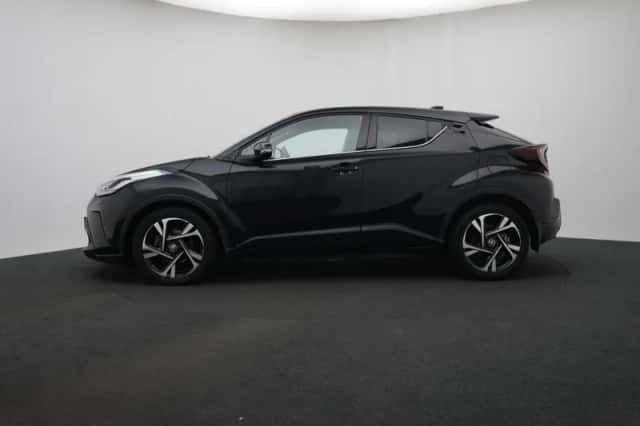 Toyota C-HR (2022) thumbnail 3