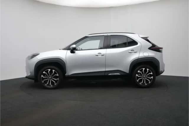 Toyota Yaris_Cross (2023) thumbnail 3
