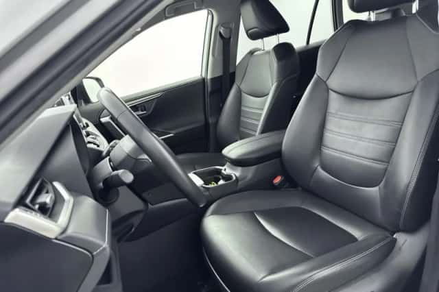 Toyota RAV4 (2020) thumbnail 4