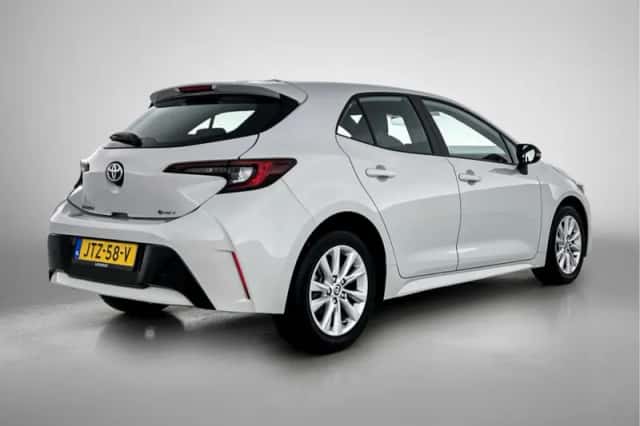 Toyota Corolla (2025) thumbnail 3