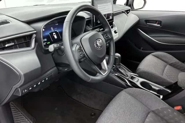 Toyota Corolla (2025) thumbnail 6