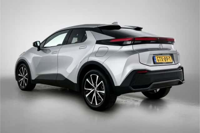 Toyota C-HR (2025) thumbnail 4