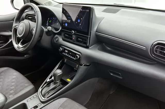 Toyota Yaris (2025) thumbnail 6