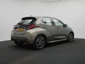 Toyota Yaris (2020) thumbnail 3