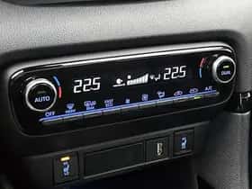 Toyota Yaris (2023) thumbnail 10