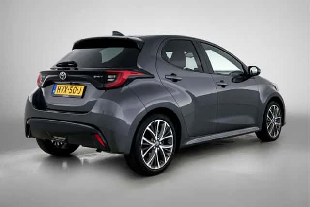 Toyota Yaris (2025) thumbnail 2