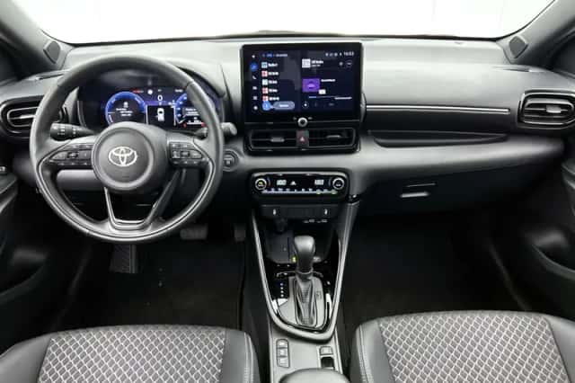 Toyota Yaris (2025) thumbnail 4