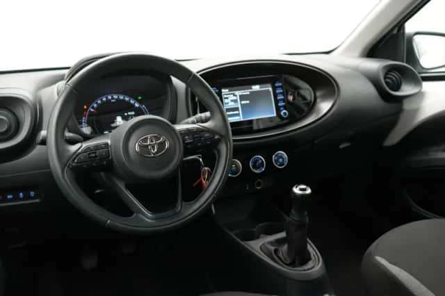 Toyota Aygo (2022) thumbnail 5