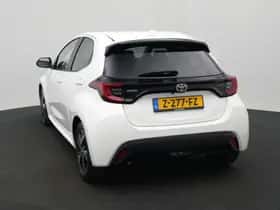 Toyota Yaris (2024) thumbnail 3