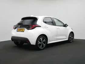Toyota Yaris (2024) thumbnail 5