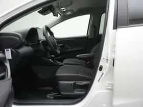 Toyota Yaris (2024) thumbnail 7