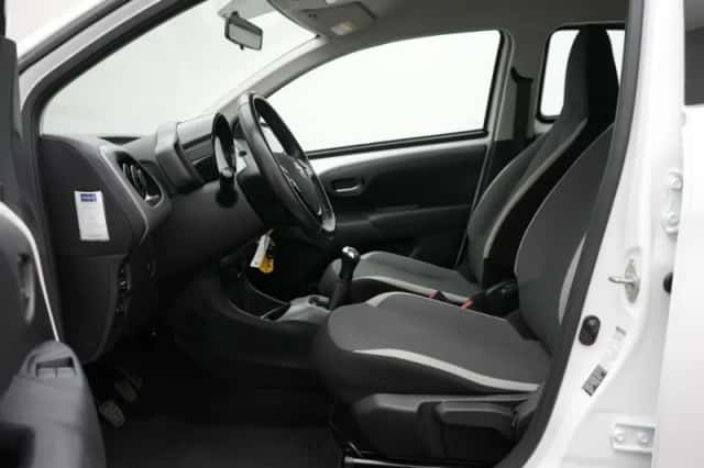 Toyota Aygo (2021) thumbnail 4