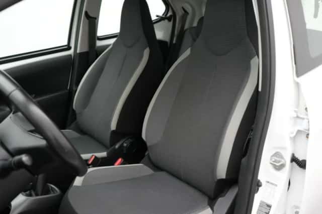 Toyota Aygo (2021) thumbnail 5