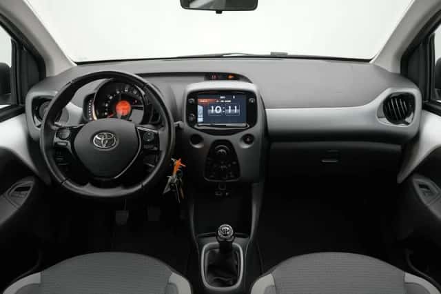 Toyota Aygo (2021) thumbnail 6