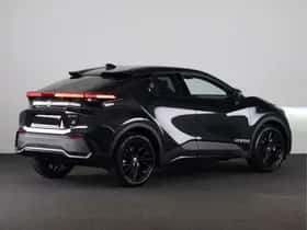 Toyota C-HR (2026) thumbnail 2