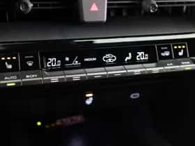 Toyota C-HR (2026) thumbnail 8