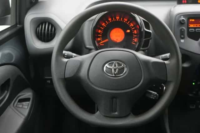 Toyota Aygo (2016) thumbnail 5